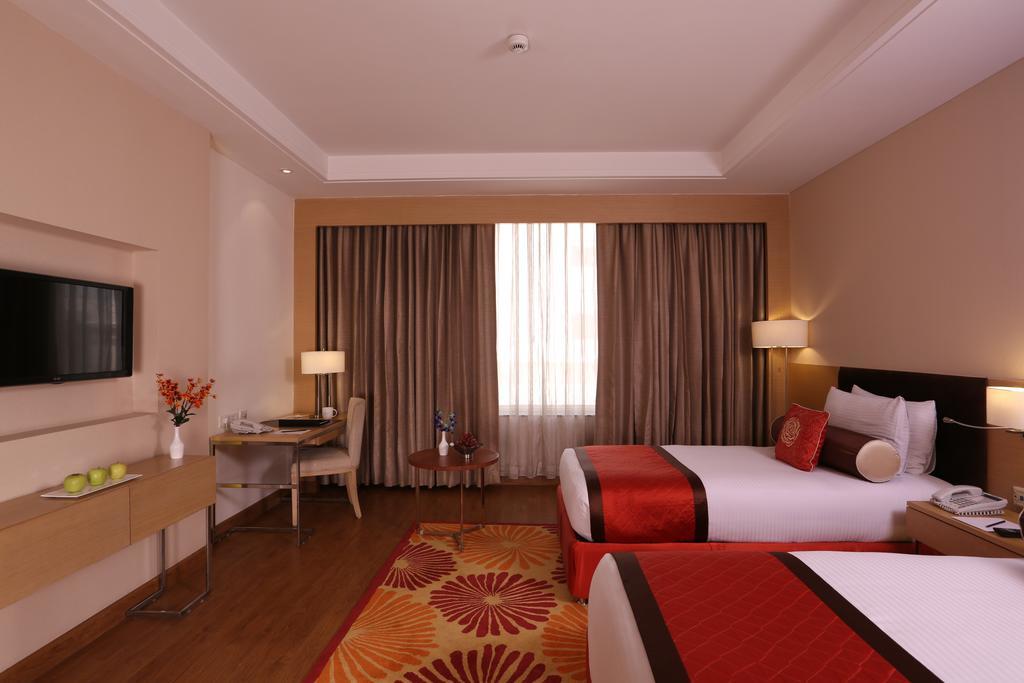 Country Inn & Suites By Radisson, มีรัท ภายนอก รูปภาพ