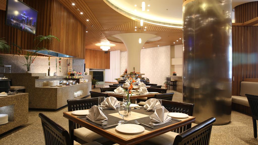 Country Inn & Suites By Radisson, มีรัท ภายนอก รูปภาพ